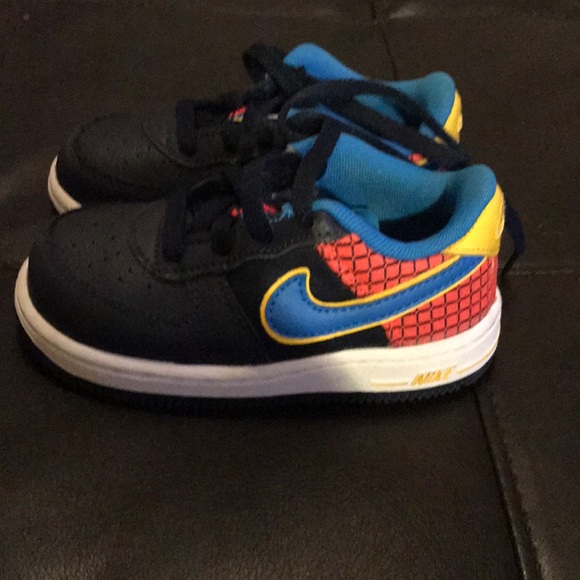 Muti-Color Nike’s (Toddler) - Picture 3 of 5